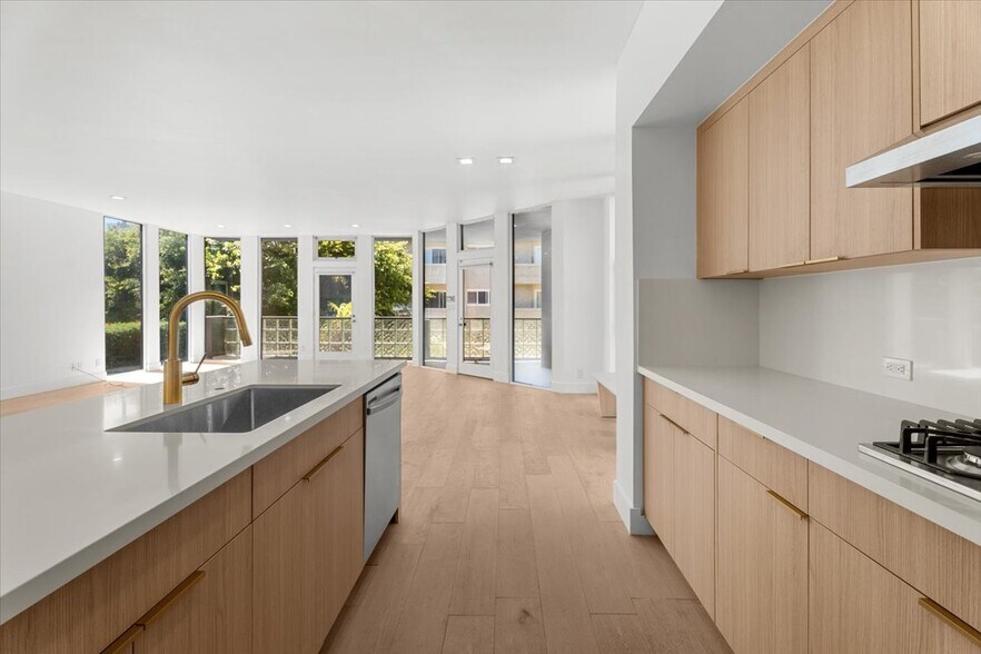 More Photos Of 22 28th Ave, Venice Apartments For Sale