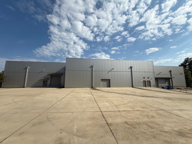 More Photos Of 5510 Ecopark Dr, Alpharetta Manufacturing For Sale