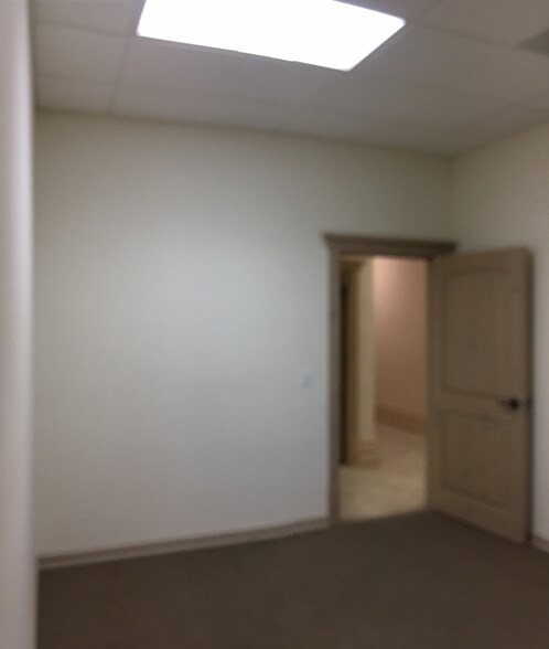 More Photos Of 5974 Silver Springs Dr, El Paso Office For Lease