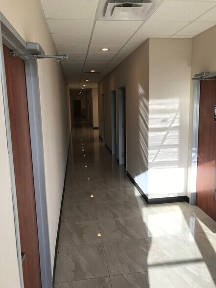 More Photos Of 19701 Kingwood Dr, Porter Medical For Lease