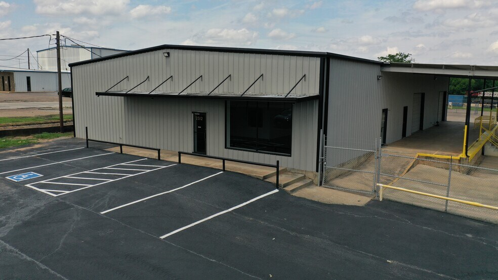 More Photos Of 2312 TX-135 Hwy, Kilgore Warehouse For Lease