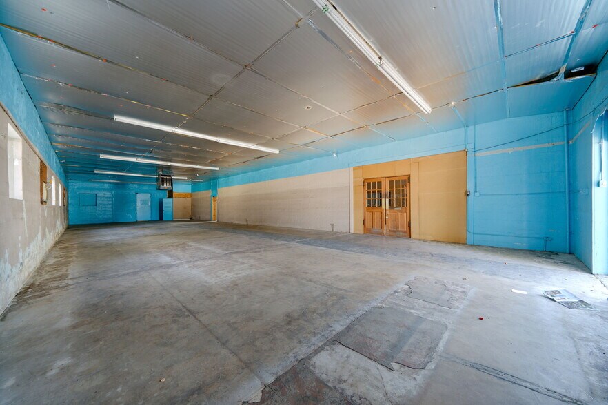 More Photos Of 1812 S Presa St, San Antonio Freestanding For Sale