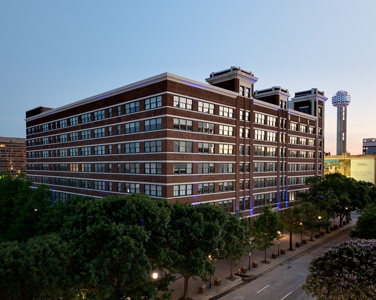 More Photos Of 900 Jackson St, Dallas Office For Lease