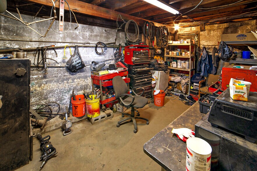 More Photos Of 1614 McDonald St, Bronx Manufacturing For Sale