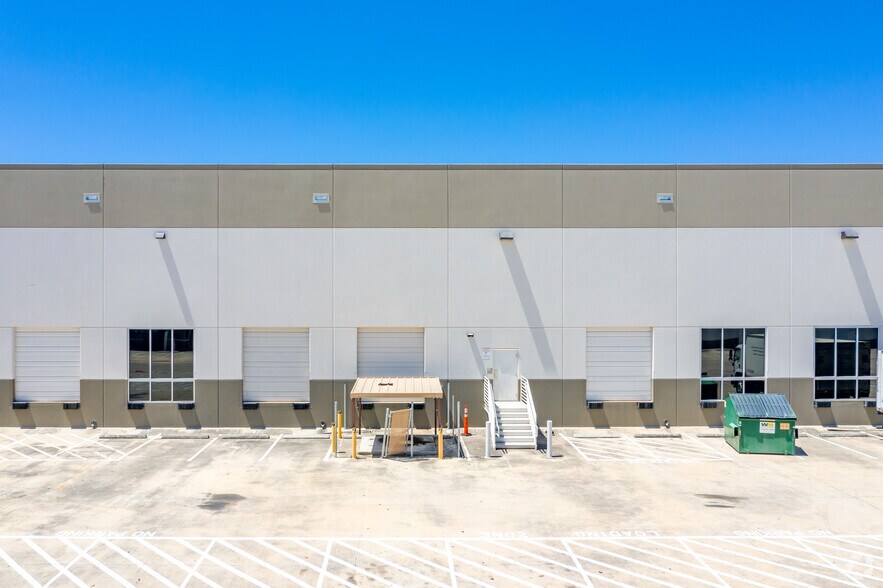More Photos Of 12625 Wetmore Rd, San Antonio Unknown For Lease