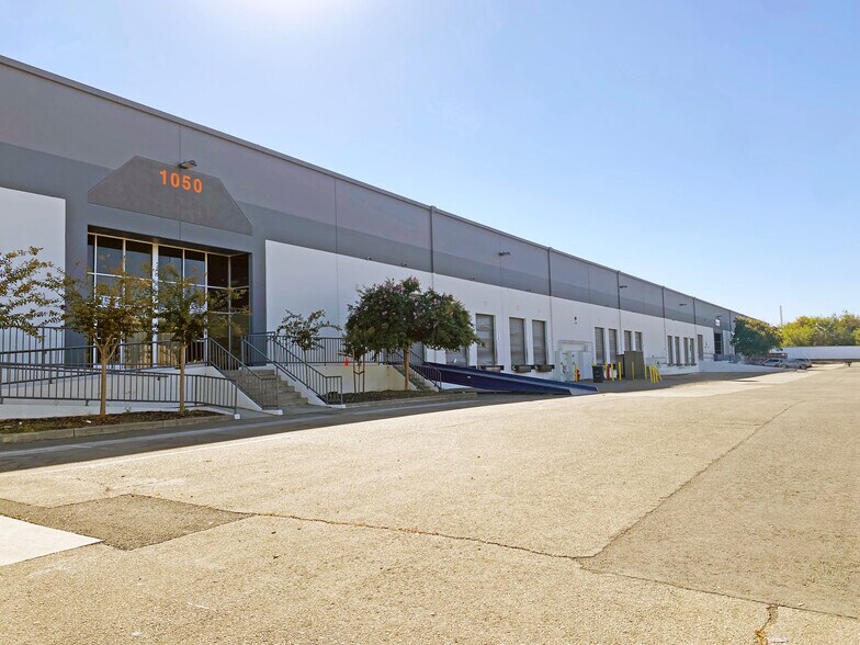 More Photos Of 1050 E Grant Line Rd, Tracy Warehouse For Lease