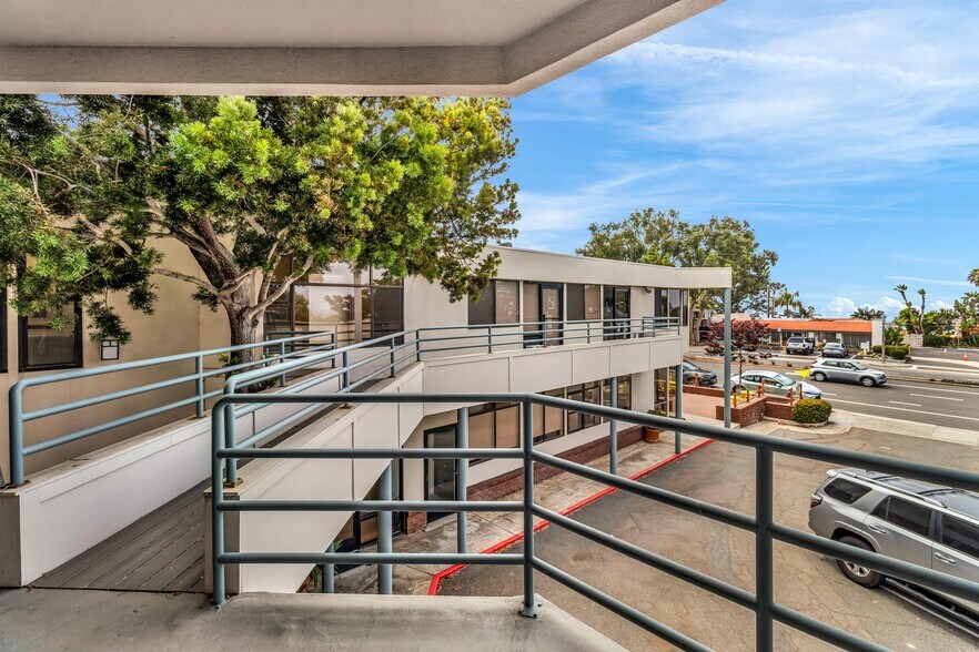 More Photos Of 1237 Camino Del Mar, Del Mar Office Residential For Sale