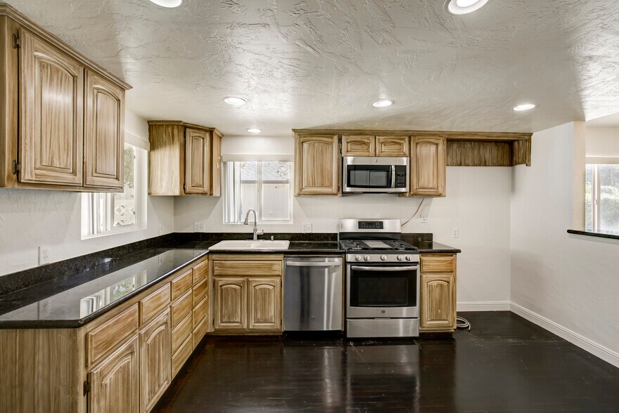 More Photos Of 2371 Mentone Ave, Mentone Apartments For Sale