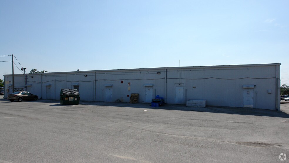 More Photos Of 5218-5398 Silver Star Rd, Orlando Unknown For Lease