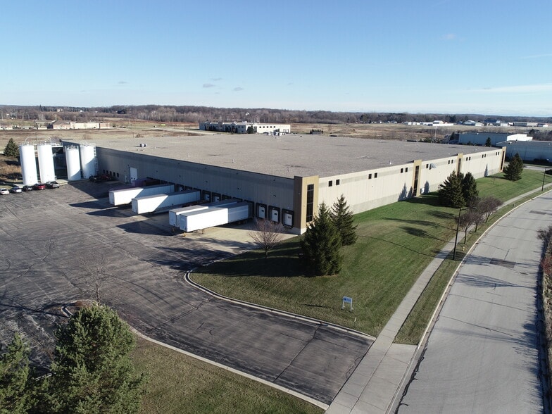More Photos Of 2845 Wingate St, West Bend Distribution For Sale