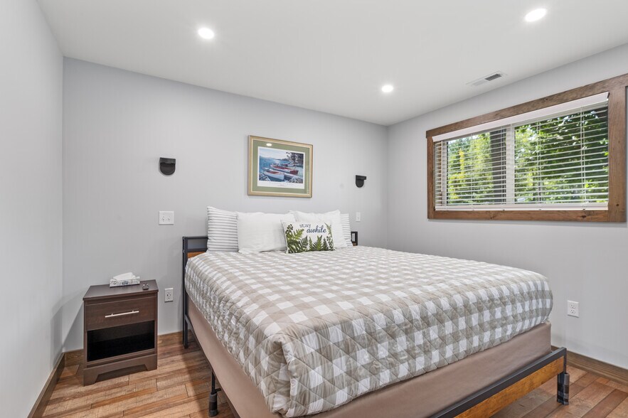 More Photos Of 291 Endicott St N, Laconia Hotel For Sale