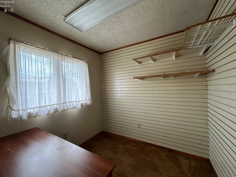 More Photos Of 9 Herrick Aly, Monroeville Freestanding For Sale