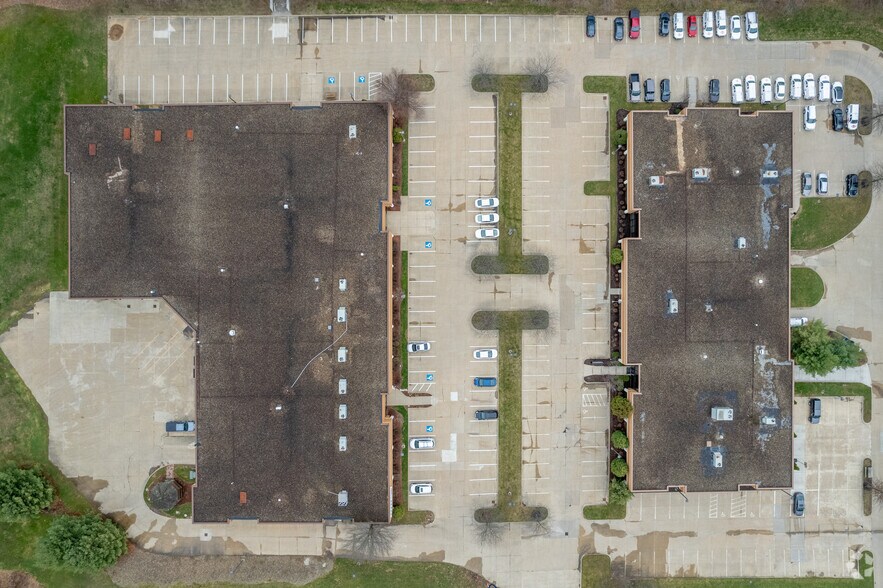 More Photos Of 3475 Forest Lake Dr, Green Light Distribution For Lease