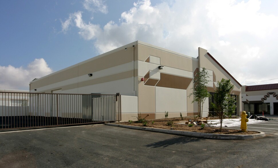 More Photos Of 18345 Pasadena St, Lake Elsinore Manufacturing For Lease