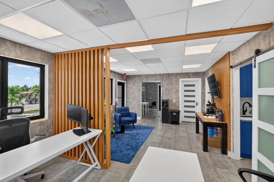 More Photos Of 16811 NE 6th Ave, North Miami Beach Office For Sale