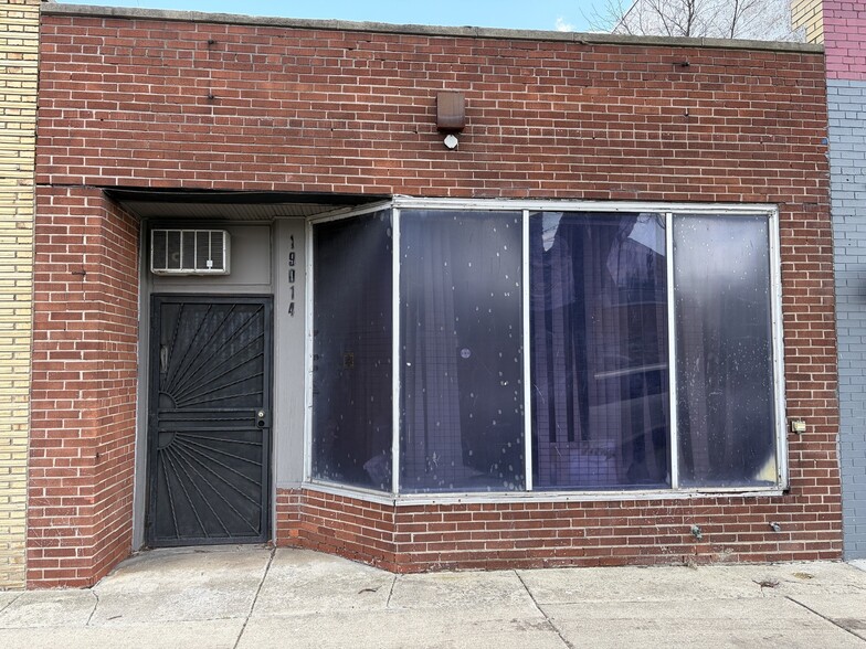 Primary Photo Of 19014 Hayes St, Detroit General Retail For Sale