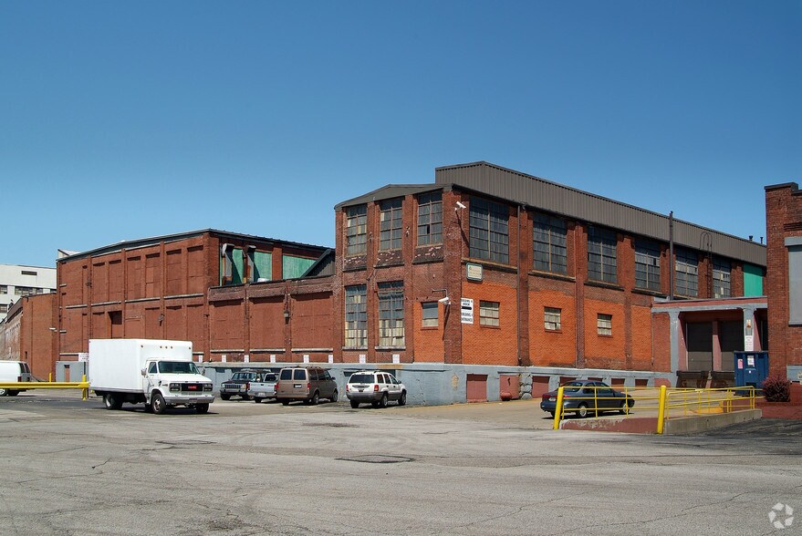 More Photos Of 540 S Main St, Akron Warehouse For Lease