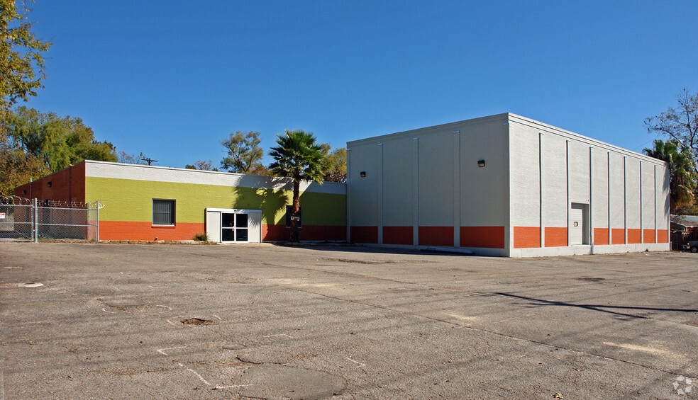 Primary Photo Of 1300 38 1/2 St E, Austin Warehouse For Lease