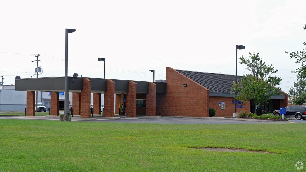 More Photos Of 3351 E Princess Anne Rd, Norfolk Bank For Sale