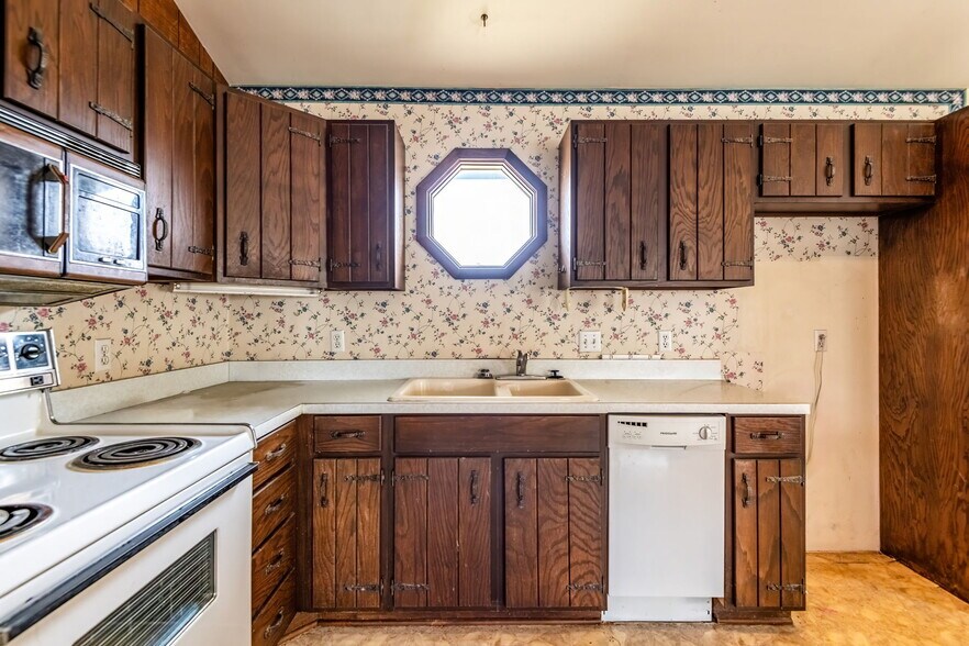 More Photos Of 812 6th St, Harlan Apartments For Sale