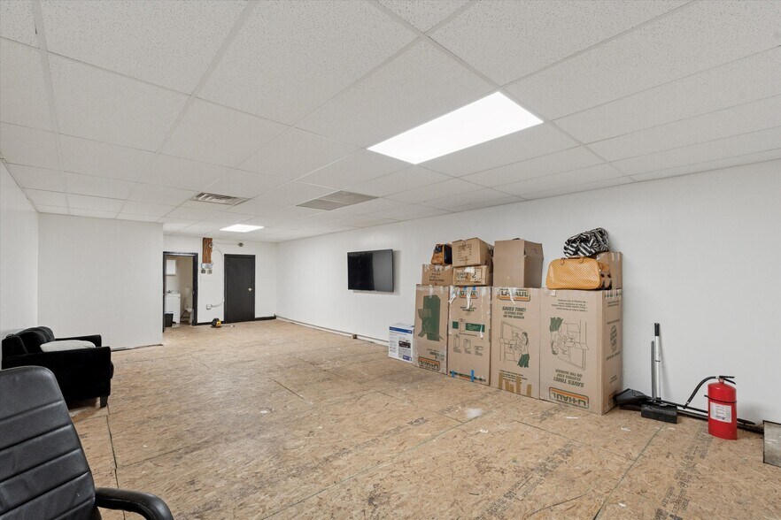 More Photos Of 2777 Kensington Ave, Philadelphia Storefront For Sale