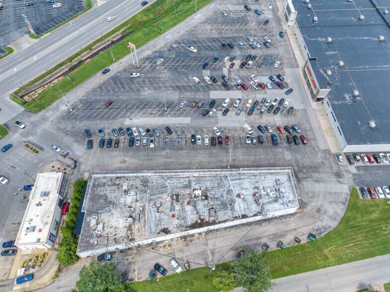 More Photos Of 706 Grand Central Ave, Vienna General Retail For Lease