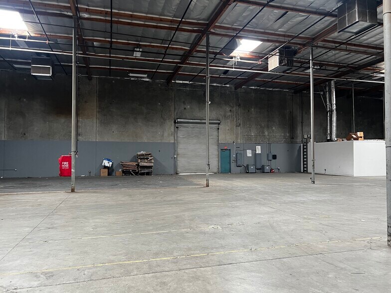 More Photos Of 12432 Foothill Blvd, Sylmar Warehouse For Sale