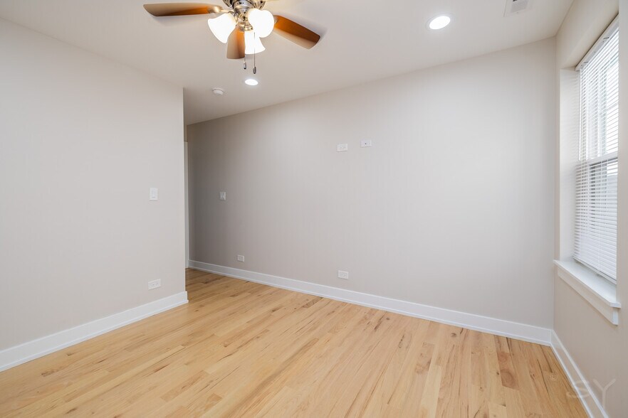 More Photos Of 6126 Eberhart ave, Chicago Apartments For Sale