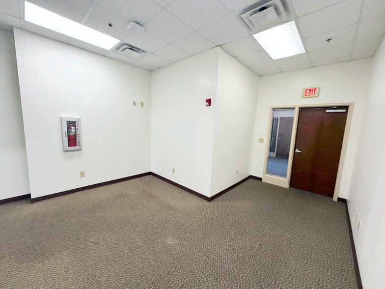 More Photos Of 509 Olde Waterford Way, Leland Medical For Sale