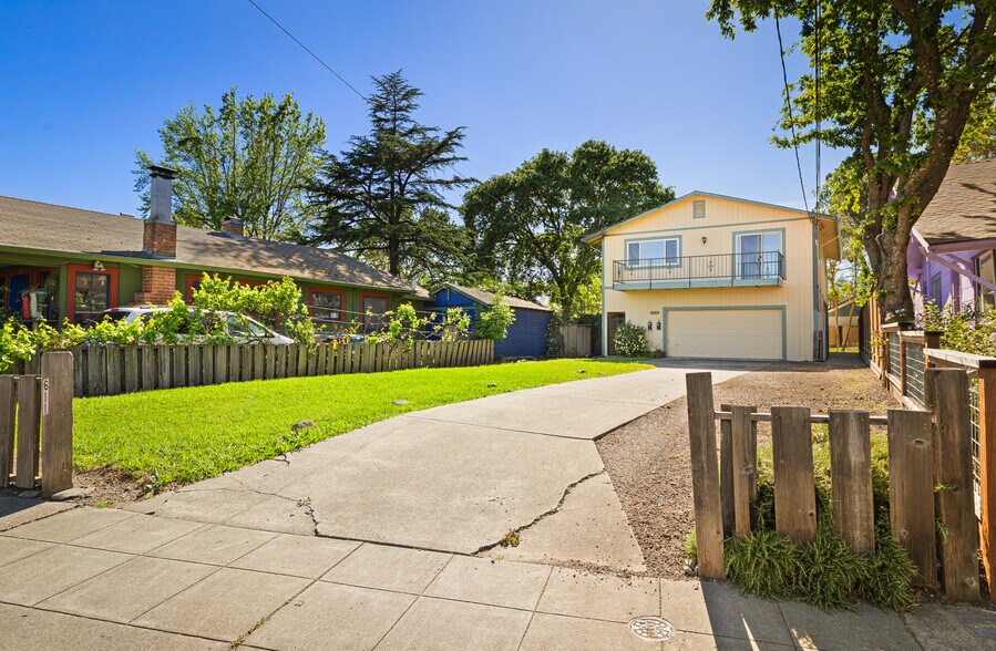 More Photos Of 611 Hendley St, Santa Rosa Apartments For Sale