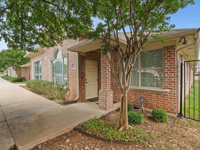 More Photos Of 2840 Keller Springs Rd, Carrollton Medical For Sale