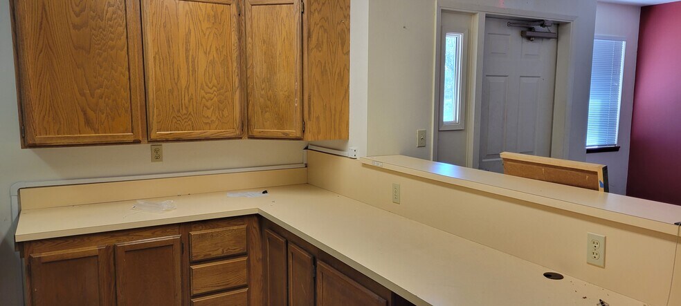 More Photos Of 210 Tacoma St, Grants Pass Rehabilitation Center For Sale