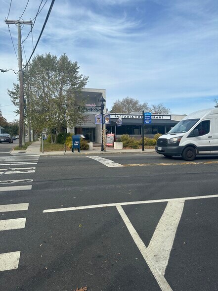 More Photos Of 300 E Main St, Riverhead Restaurant For Lease