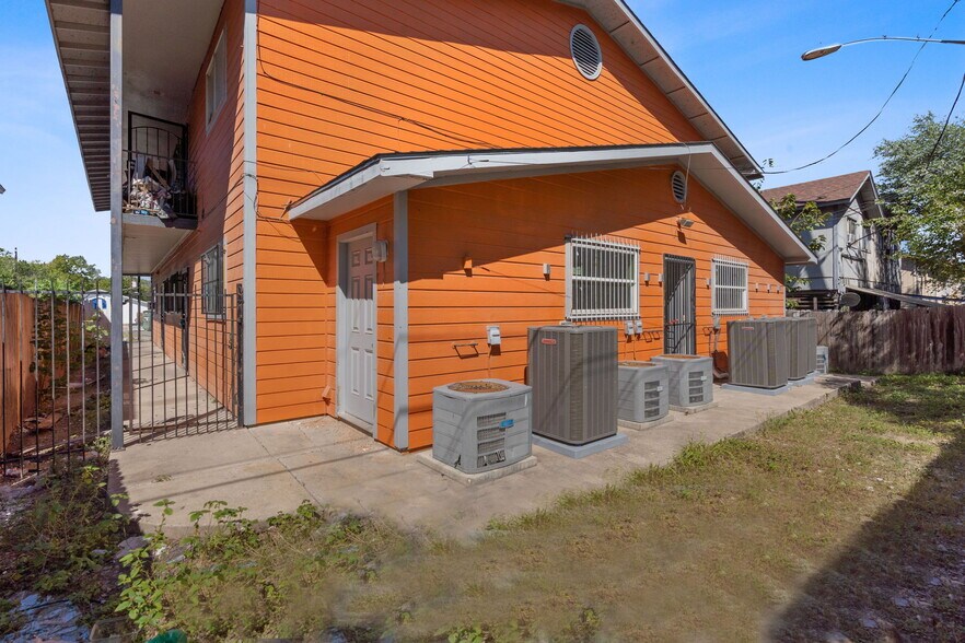 More Photos Of 8207 Sam Rayburn Dr, Austin Apartments For Sale