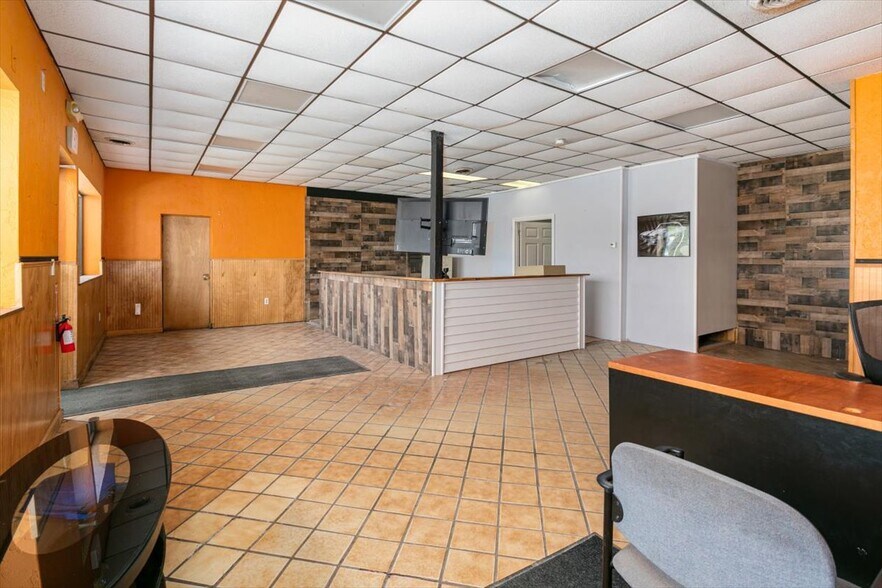 More Photos Of 415 Emerson Ave, Hampstead Restaurant For Sale