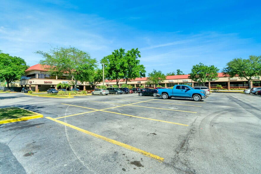 More Photos Of 6801-6925 W Colonial Dr, Orlando Unknown For Lease