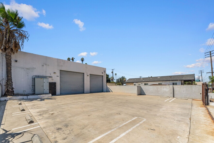 More Photos Of 960 W 1st St, Pomona Warehouse For Sale
