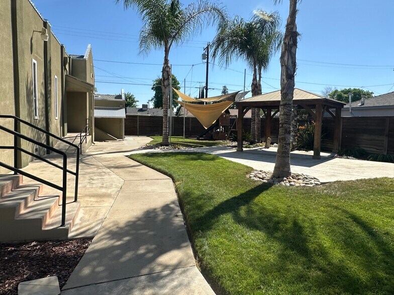 More Photos Of 1001 W Noble Ave, Visalia Specialty For Sale