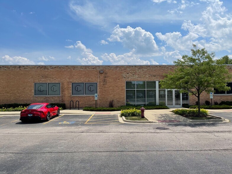 More Photos Of 1321 Tower Rd, Schaumburg Medical For Lease