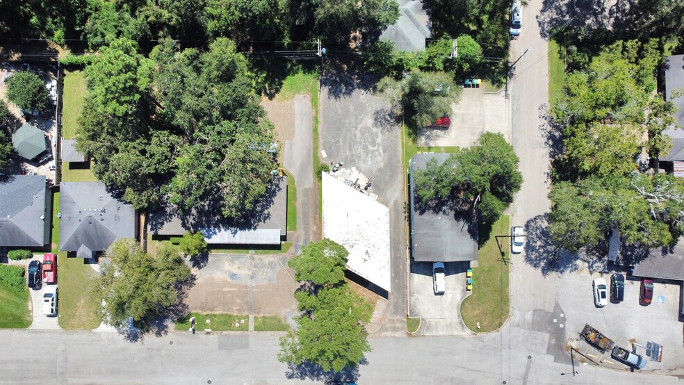 More Photos Of 703 Everett St, Conroe Office Residential For Sale