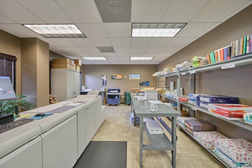 More Photos Of 26451 Hanna Rd, The Woodlands Warehouse For Sale
