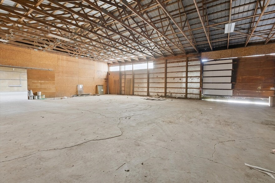 More Photos Of 683 River Rd, Bay City Manufacturing For Sale