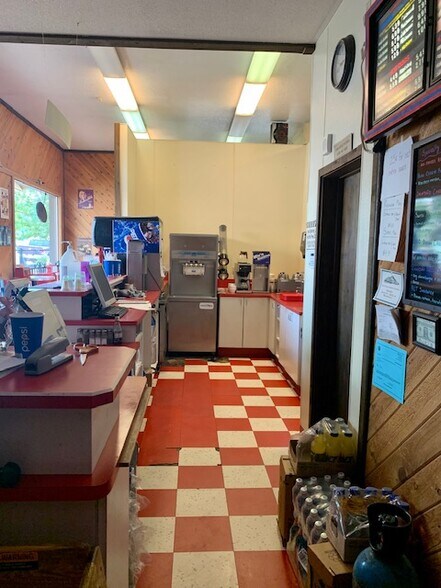 More Photos Of 415 N Mount Shasta Blvd, Mount Shasta Restaurant For Sale