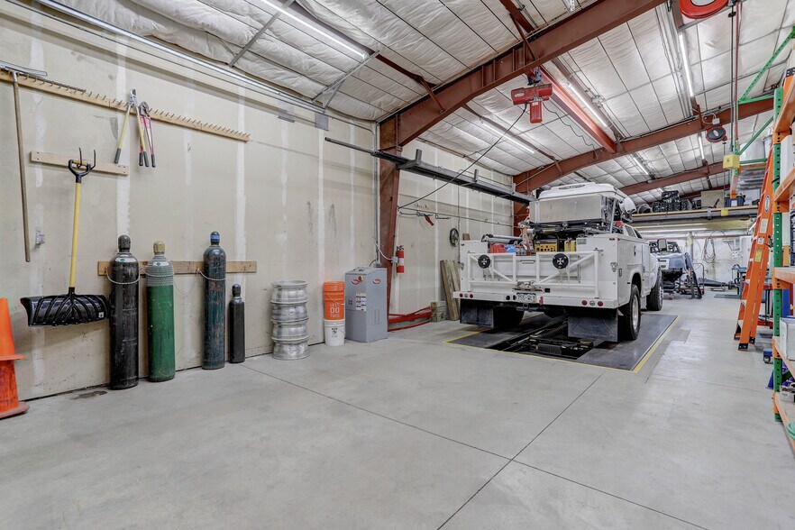 More Photos Of 920 W Mississippi Ave, Denver Warehouse For Sale