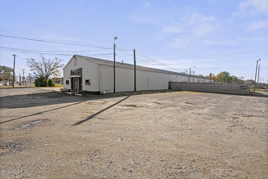 More Photos Of 2601 Wilkinson Blvd, Charlotte Industrial For Sale