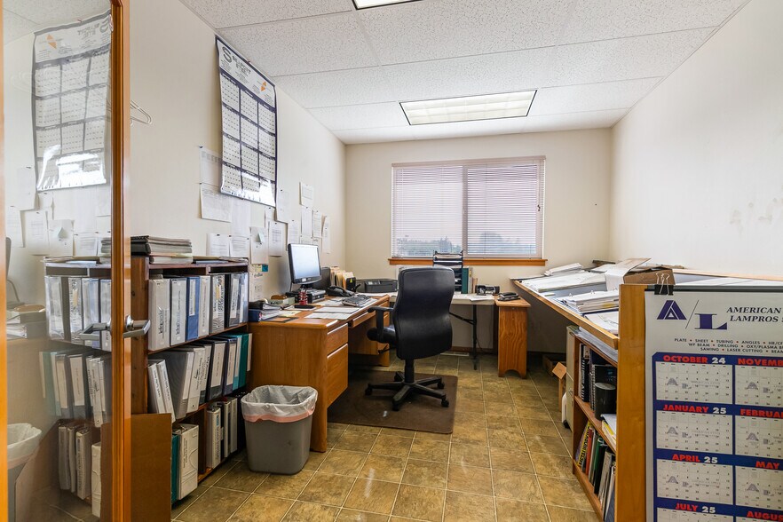 More Photos Of 7135 Delta Line Rd, Ferndale Warehouse For Sale