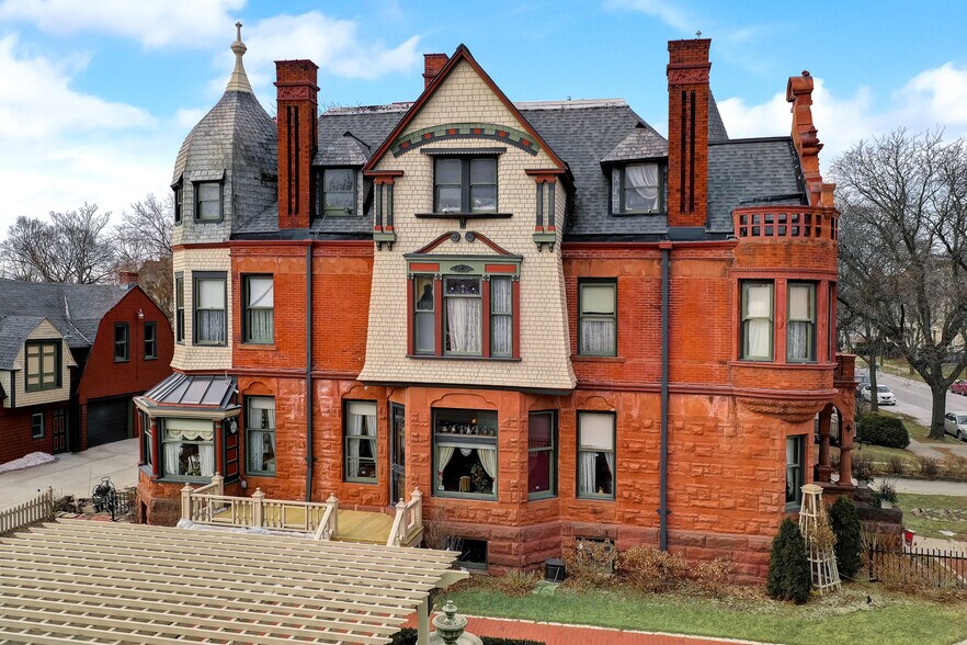 More Photos Of 3209 W Wells St, Milwaukee Hospitality For Sale