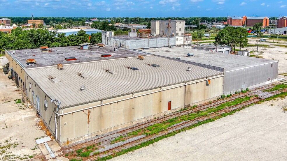 More Photos Of 3600 Elm Ave, Portsmouth Warehouse For Lease