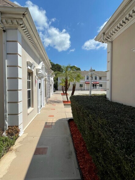More Photos Of 205 Montgomery Ave, Sarasota Office For Sale