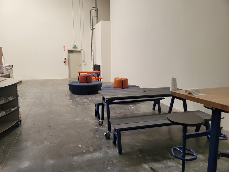 More Photos Of 2905 E Philadelphia St, Ontario Warehouse For Lease
